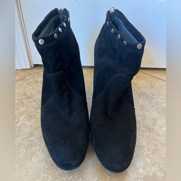 Stuart Weitzman Suede Studded Accents Boots Black size 9 - Picture 2 of 8